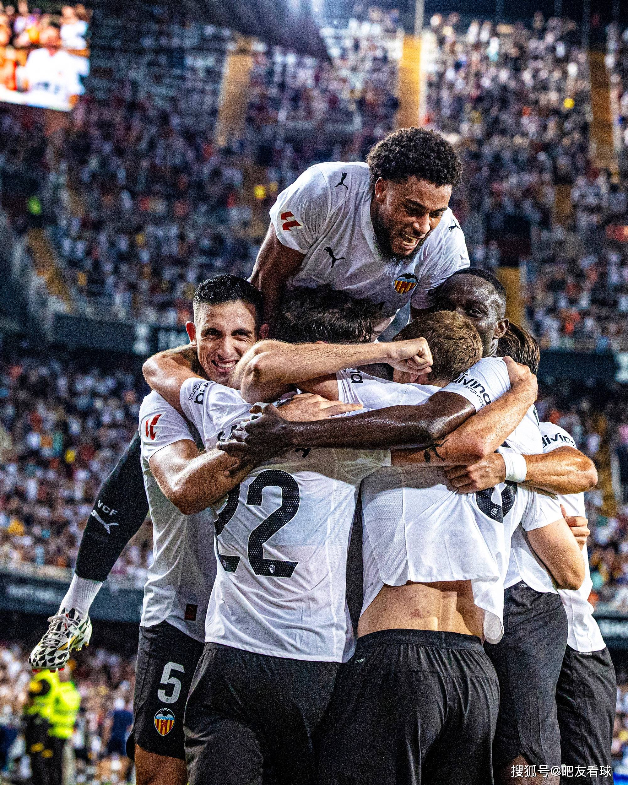 瓦伦西亚主场大捷,终结连败颓势! 瓦伦西亚主场大捷,终结连败颓势!