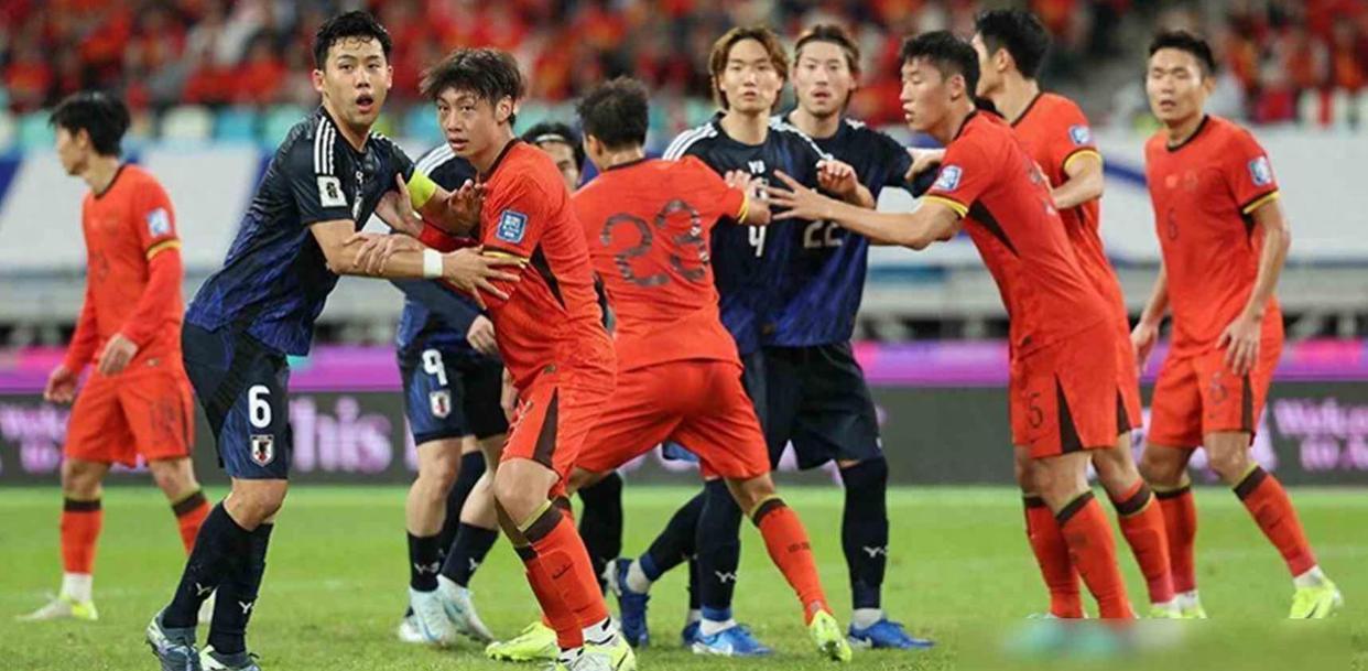 老鹰城队士气大增，新晋球员大放异彩引发球迷热议的简单介绍