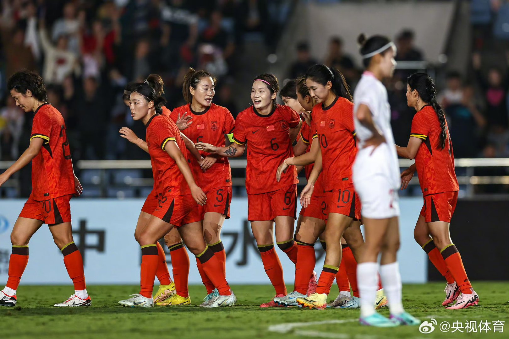 关于世界女足巨星备战国家队比赛的信息