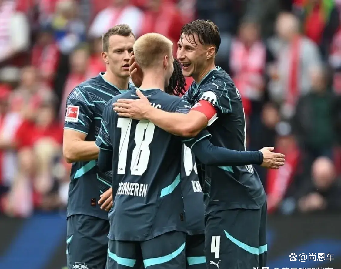 关于拜仁碾压勒沃库森，马尔基尼奥斯绝境逆转的信息