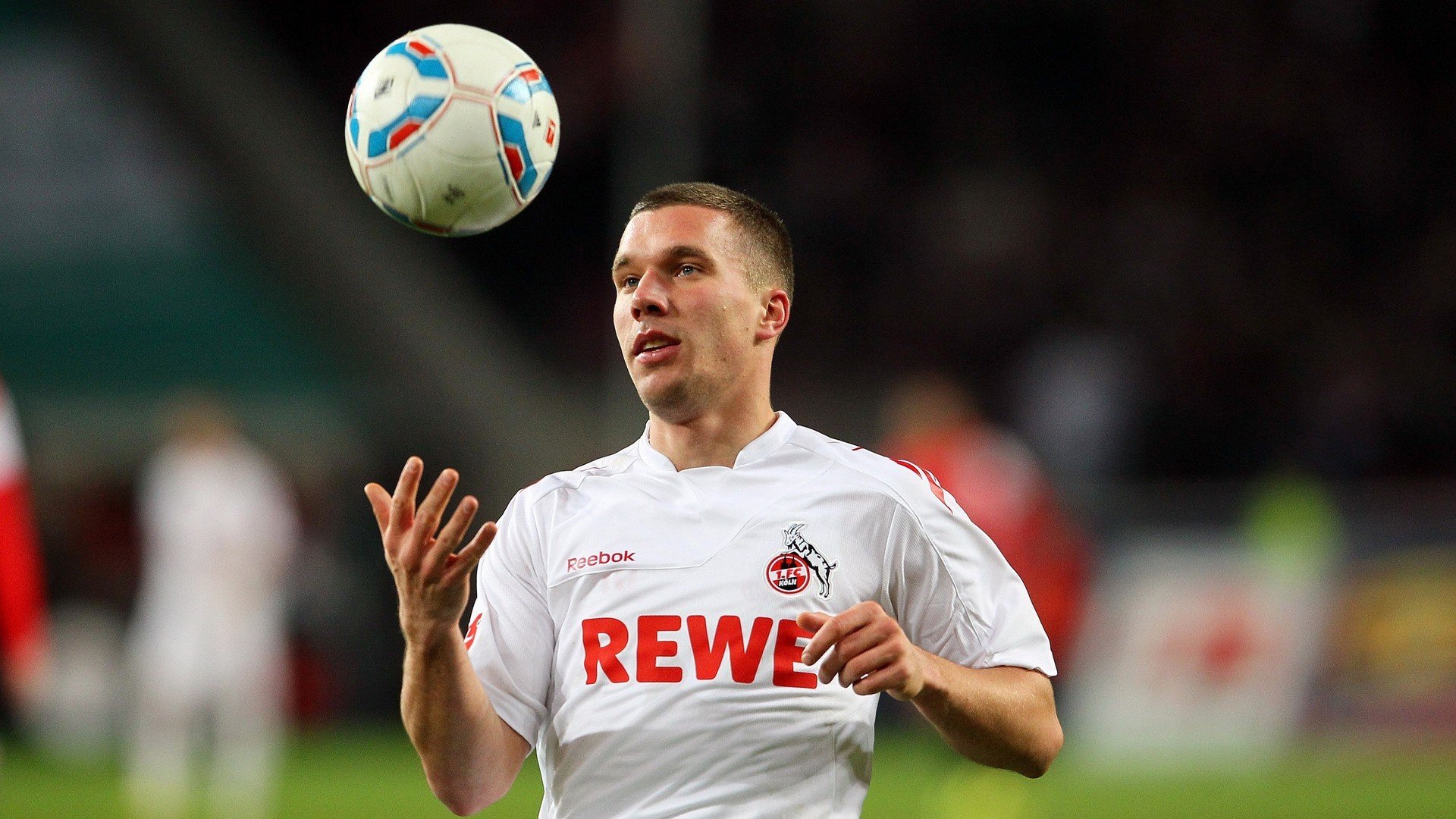 街道狂飙与绿茵突围,从F1焦点战到委内瑞拉关键战的双重奏